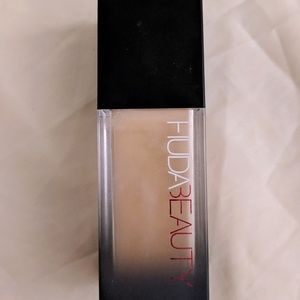 Huda Beauty #FauxFilter Foundation - Macaroon 230N